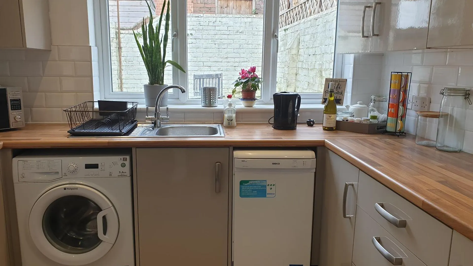 Holiday home Willow House Excellent Accomodation Central Exeter-Uni-Chiefs-Rd&E-Courtyard Garden-Public Parking In Vicinty-Sleeps Up To 6